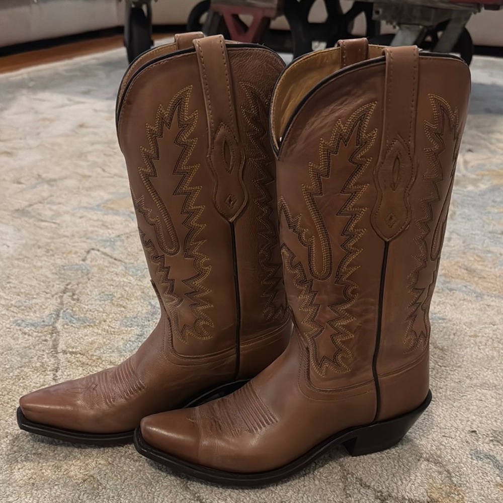 Brown Leather Cowboy Boots with Intricate Stitching